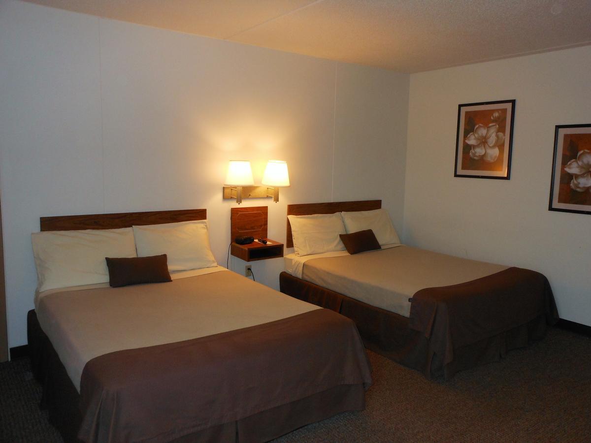 Great American Inn & Suites Devils Lake Bagian luar foto